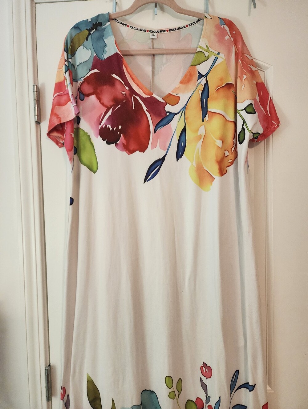 White & Brights Floral V-neck TShirt Maxi Dress XXL Stretch Knit Easy-Wear